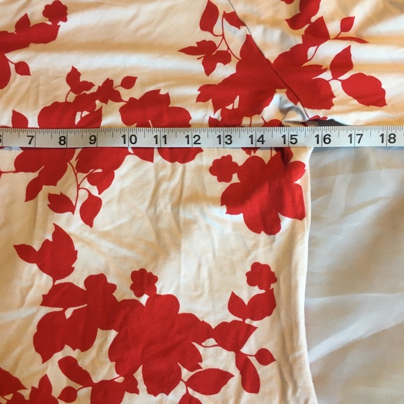 Talbots Red and White Floral top Valentines Day - Picture 8 of 8